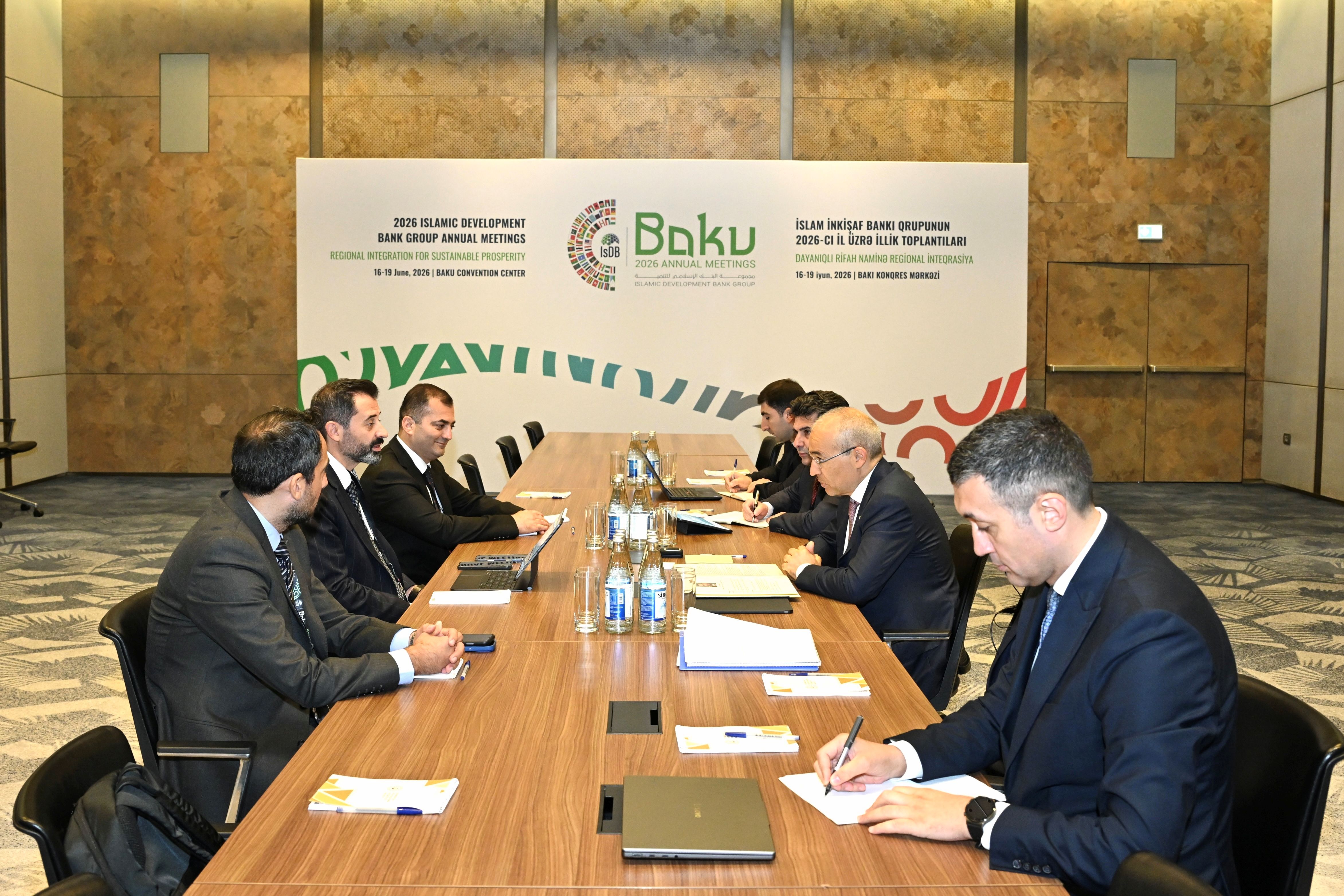 Delegations from BSTDB and a partner institution hold a bilateral meeting during the 2026 Islamic Development Bank Group Annual Meetings in Baku.